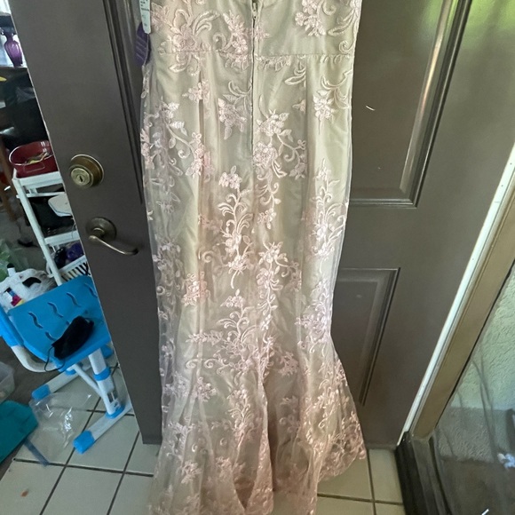 Elvina Embroidered Floral Mermaid Dress - Picture 9 of 10